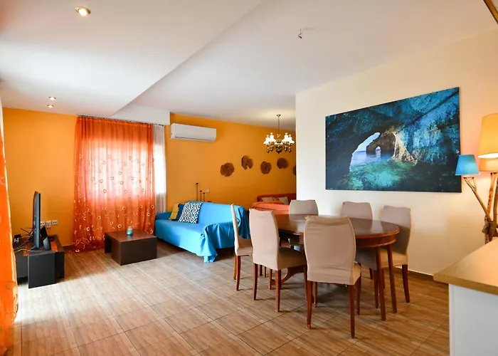 Villa Filoxenia All Seasons, Near Airport, Sea, Athens